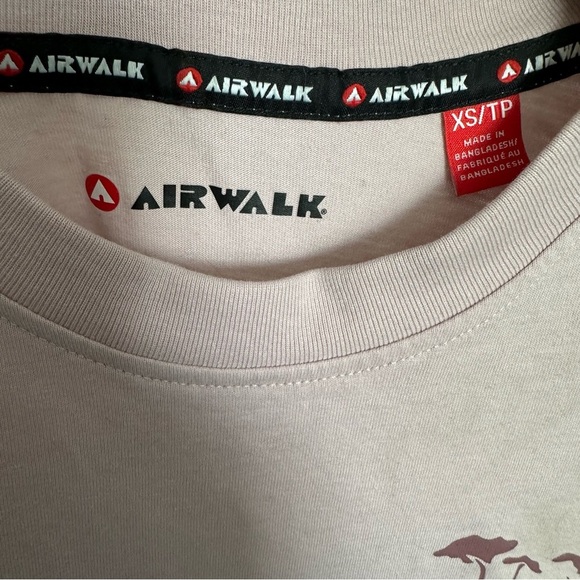 Airwalk Retro Style 90s Graphic Tee Men’s XS T-Shirt Skull Salmon Skateboarding - Picture 3 of 4